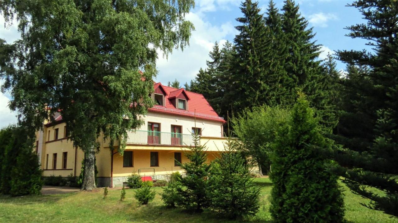 Chełmsko Śląskie Zadrna Rezydencja 아파트 호텔 외부 사진